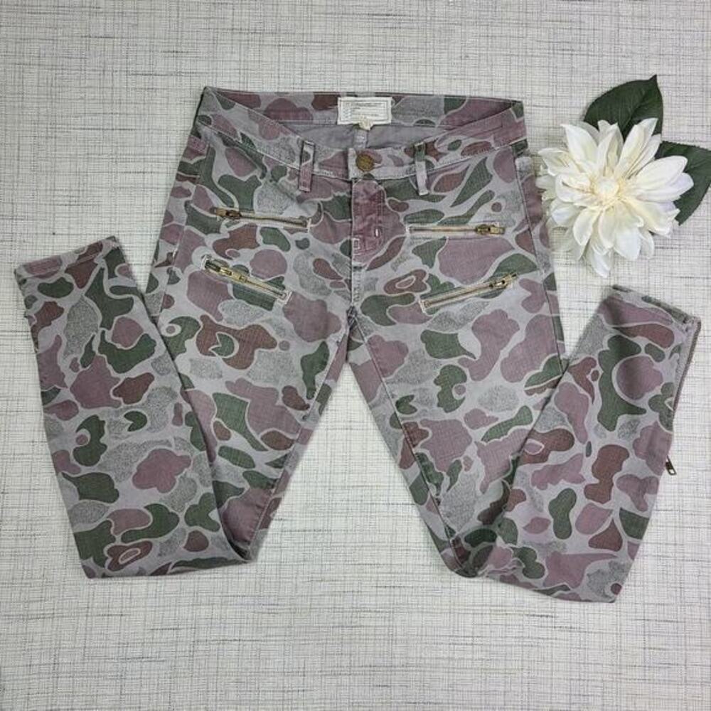 Current Elliott Multi Zip Stiletto Camo Jeans 25